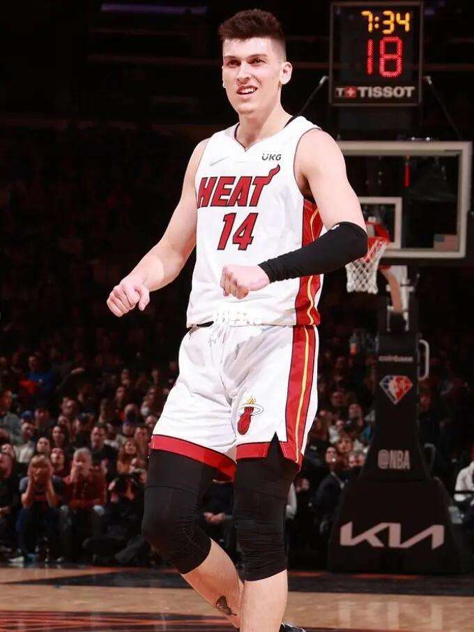 更依赖于团 更依赖于团